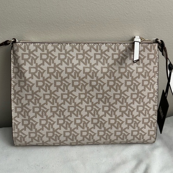DKNY Crossbody NWT - Picture 3 of 9